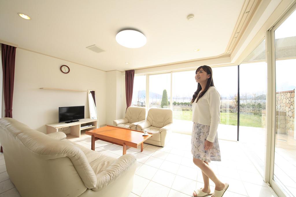 Kawaguchiko Urban Resort Villa Fujikawaguchiko Ruang foto